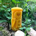 Love, Kerze aus Bienenwachs