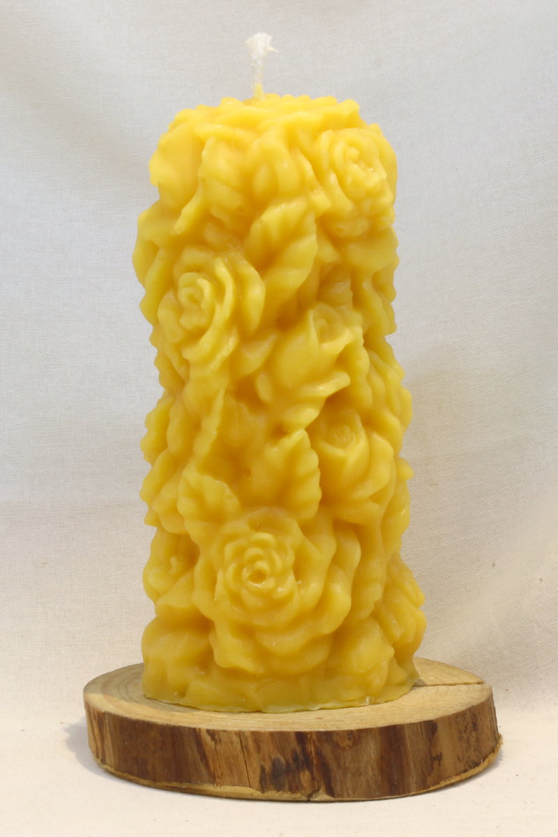 Rosenkerze Rosenberg, Kerze mit Rosenblüten aus Bienenwachs