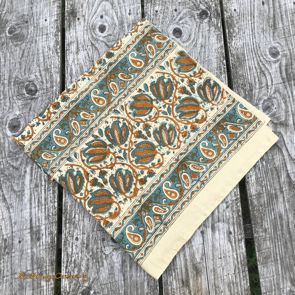 Tissu imprimé au bloc Paisley et fleurs