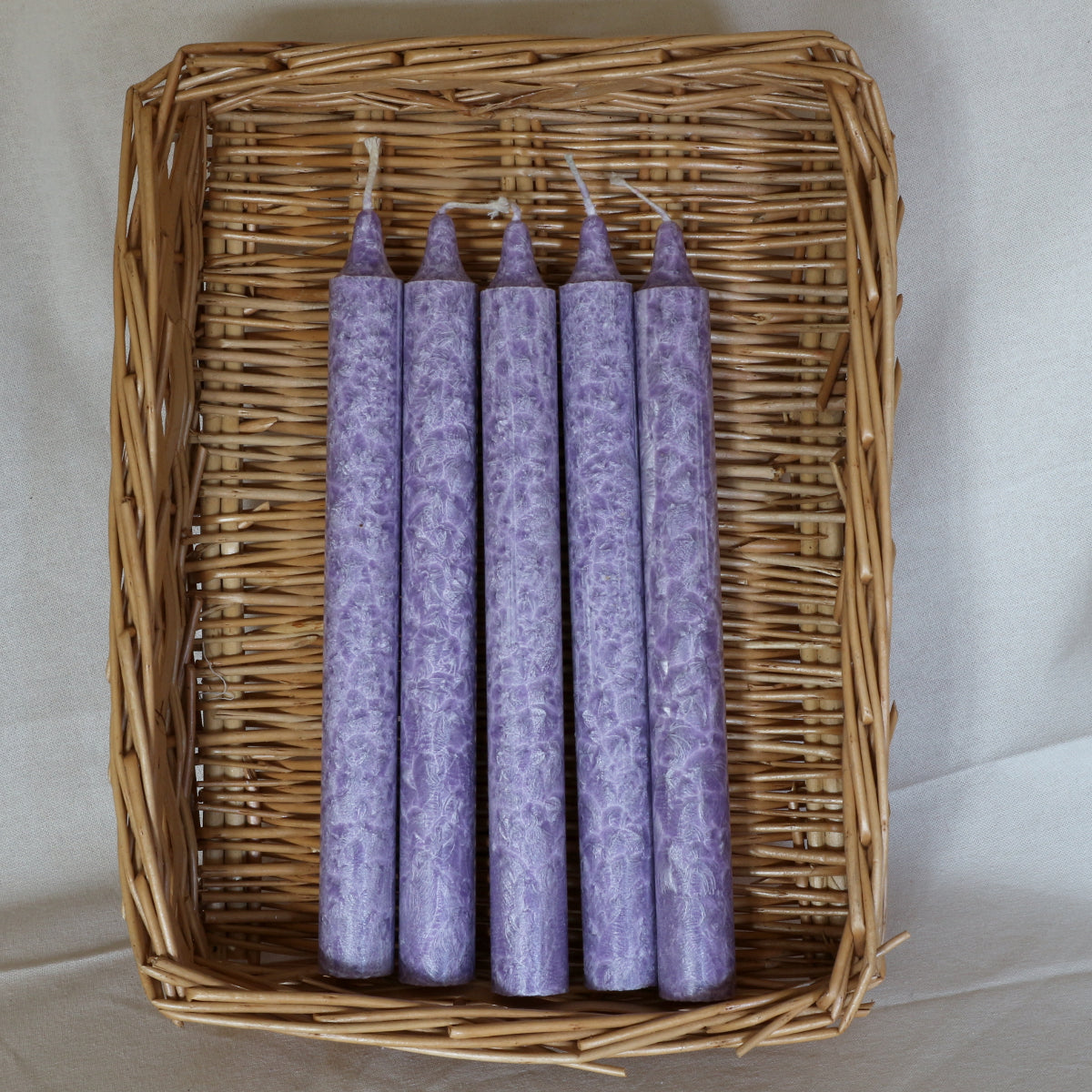 5 Lavendel Duftkerzen aus Pflanzenwachs in der Farbe lila