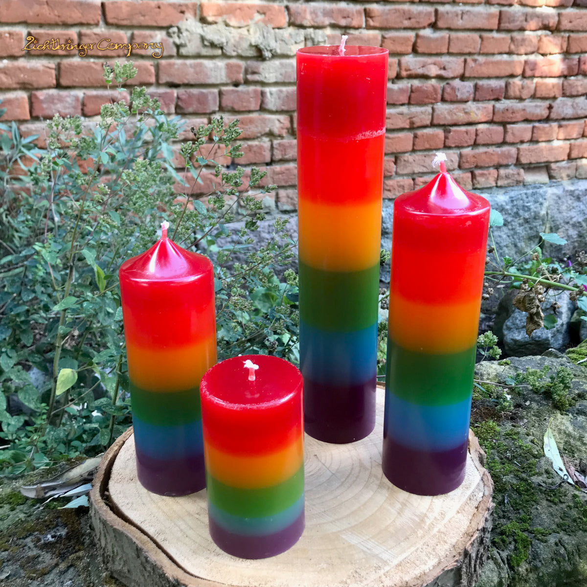 Regenbogenkerzen in vier Größen, handgegossen aus Paraffin, aus der Lichtbringer  Kerzenmanufaktur