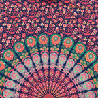 Pfauenfeder Mandala Wandtuch in Orange und Dunkelblau 140 x 200 cm