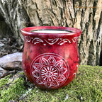 Rotes Räucherstövchen mit Sonnenblume aus Speckstein, Ansicht von vorn