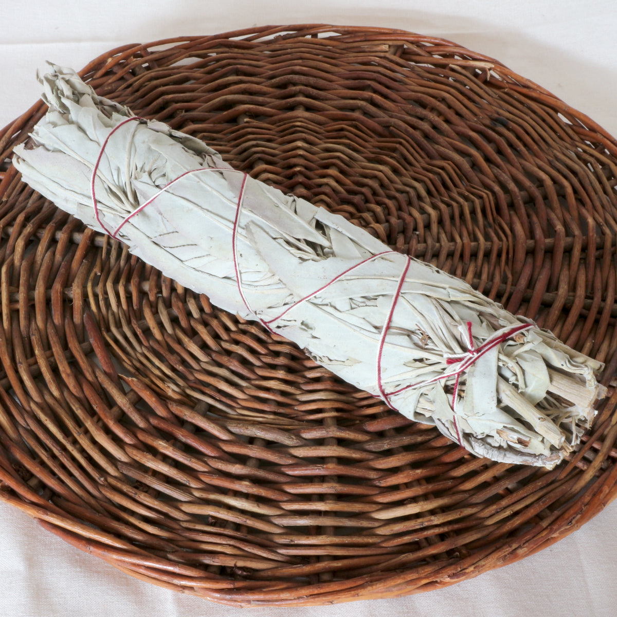 Weißer Salbei Räucherbündel groß – ca. 23-25 cm lang, 70-90 Gramm – handgebundener Smudge Stick